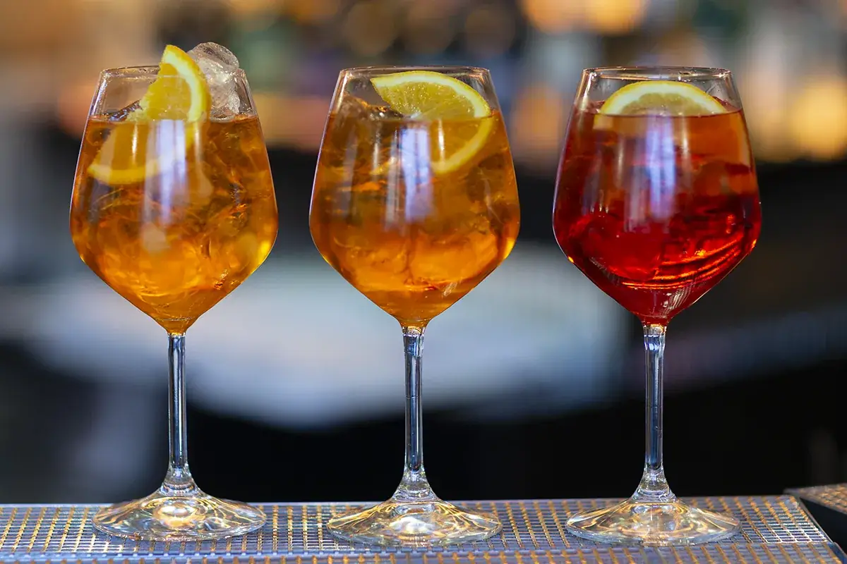 Spritz e aperitivi serviti durante un evento da Minerva Caffè Bistrot